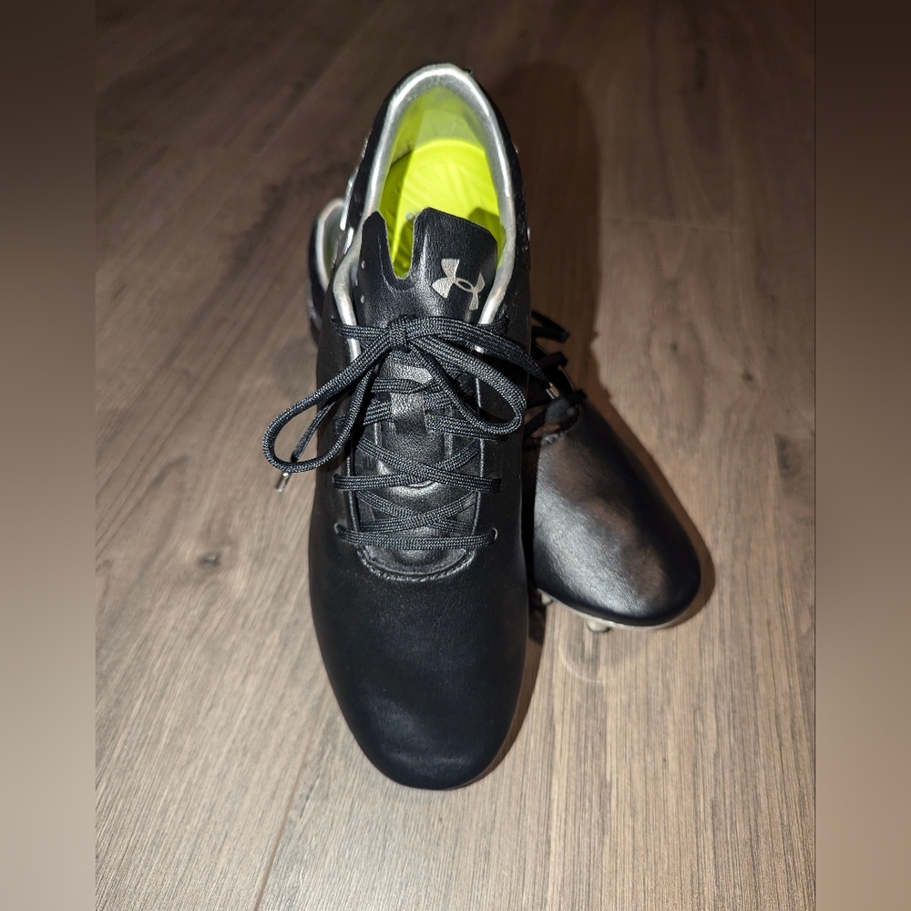 Under Armour 3000111-001 Magnetico Pro FG Youth Soccer Cleat Black Silver 6.5